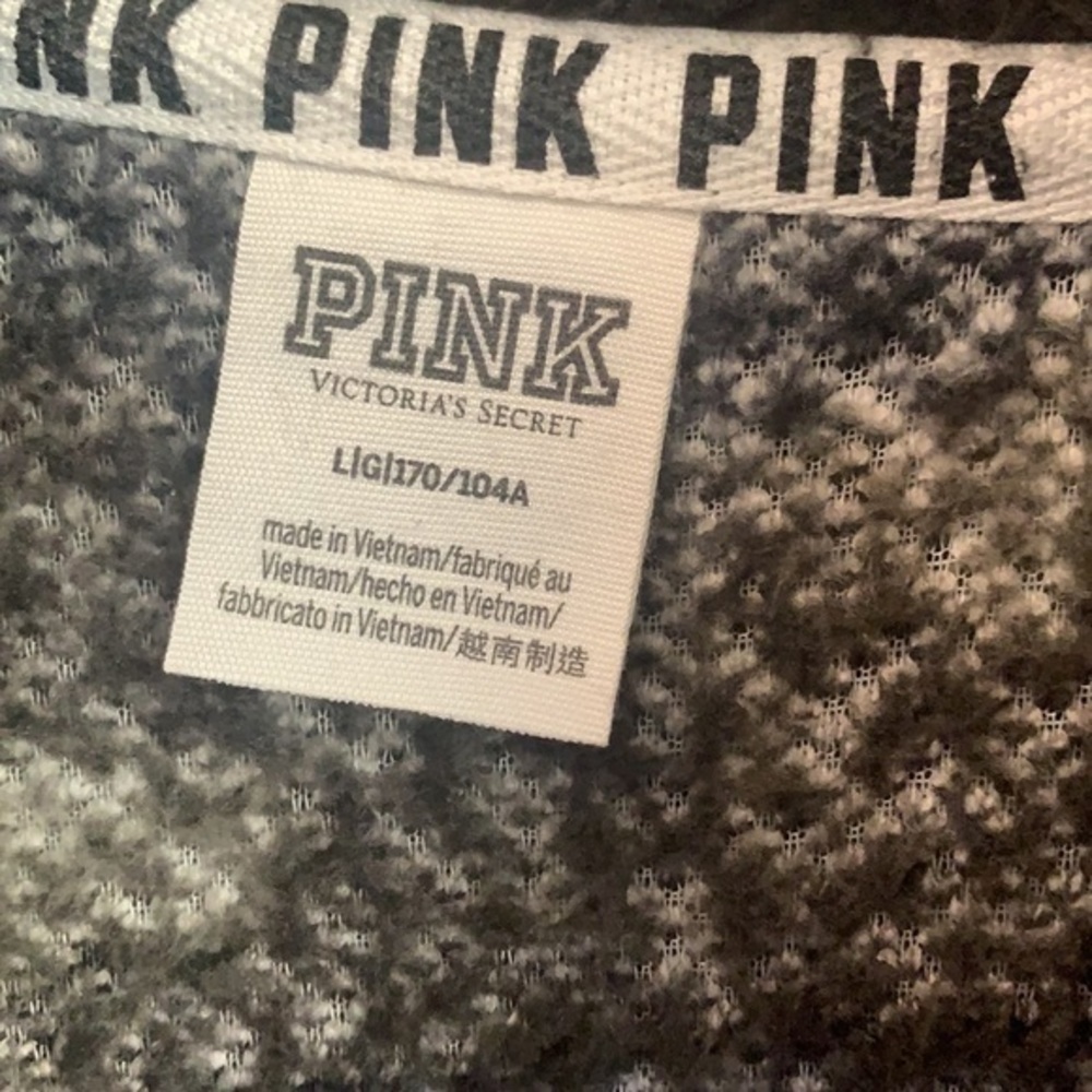 VIctoria Secret PINK CAMO Sherpa - Picture 3 of 6